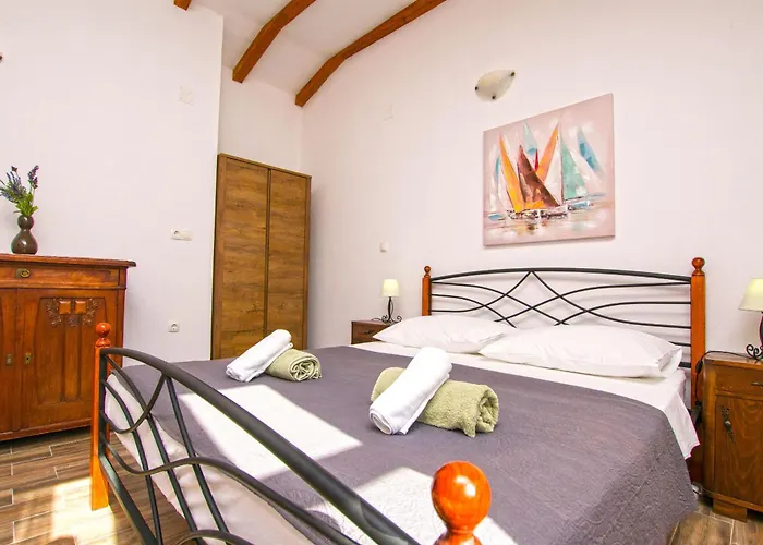 Tarragon Apartman