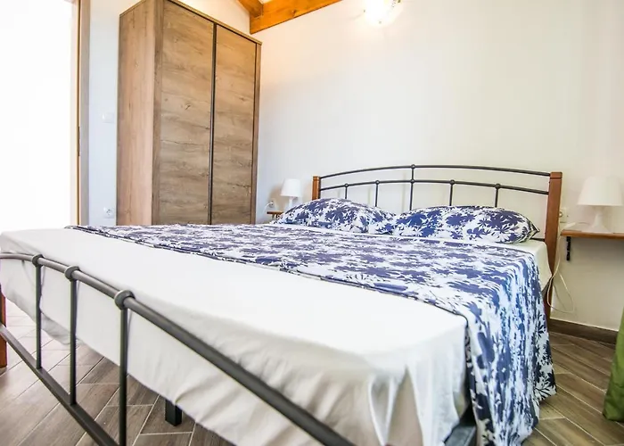 شقة Tarragon Ugrinici