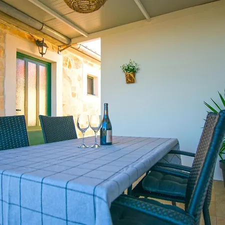 Tarragon Appartamento Ugrinici